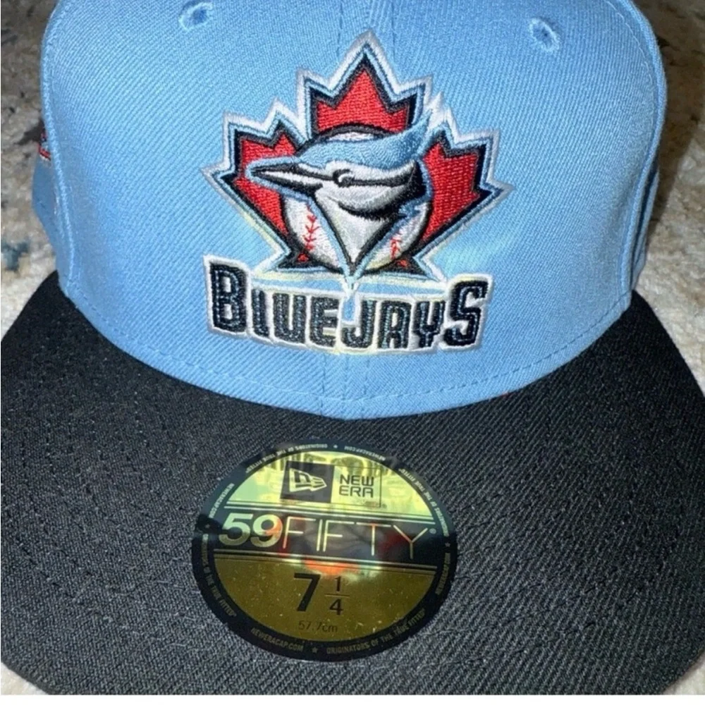 New Era Light Blue and Black Blue Jays Fitted Cap - Picture 2 of 8
